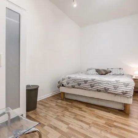 Mazelle Apartment *